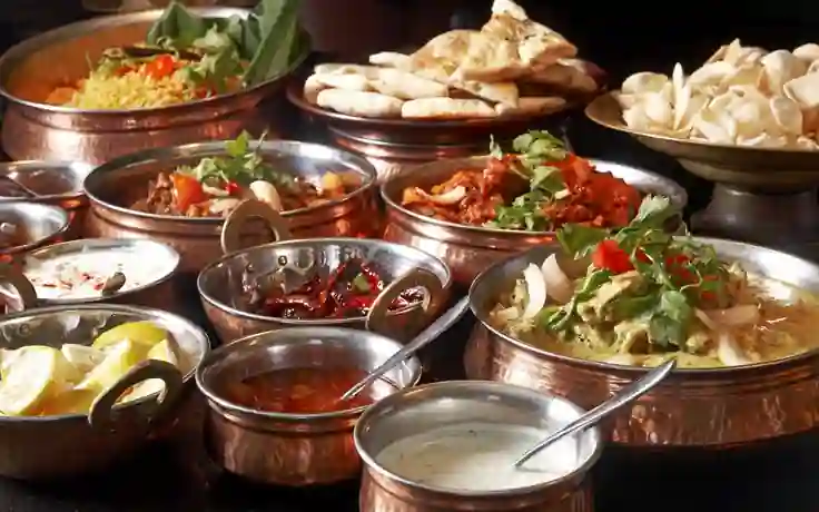 Berühmte Biryani und lokale Gerichte