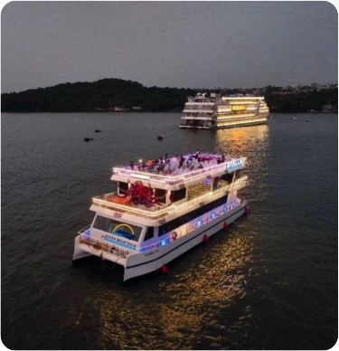 Luxury Yacht Dusk to Dine Experience