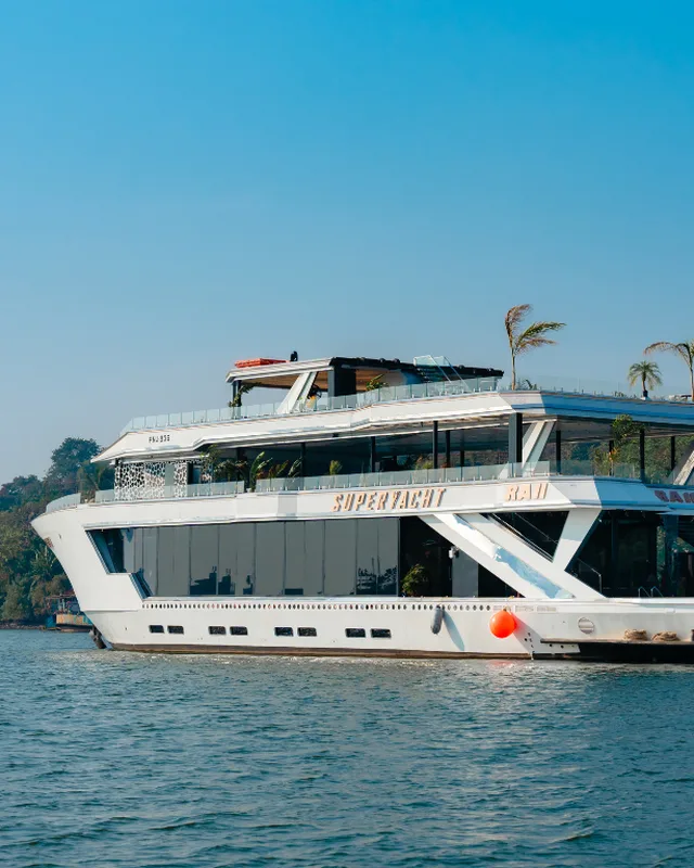 Luxus-Yachttour: Vom Sonnenuntergang bis zum Dinner